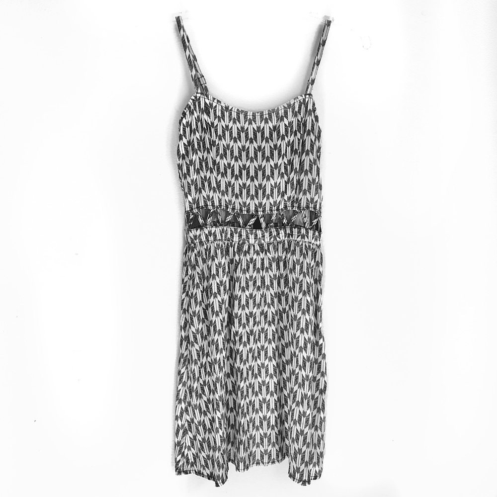🏷NWT H&M Geometric Black&White Mini Dress - 4